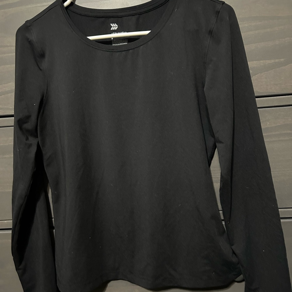 All in Motion long sleeve T-shirt. Size Small.